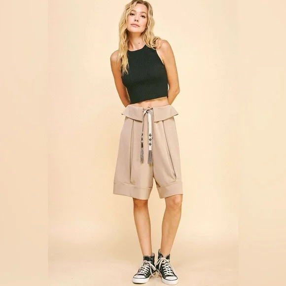 259B. Stylish High-Waisted Shorts